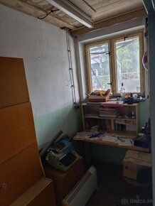 Great investment opportunity with regular paying tenants!