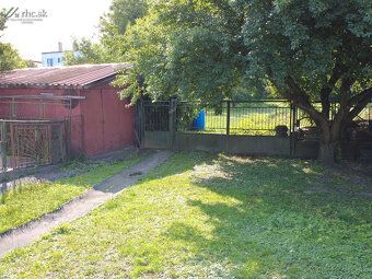 We offer for sale a well-maintained family house with spacious grounds in a quiet and pleasant…