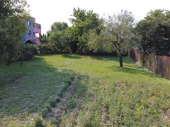 We offer for sale a well-maintained family house with spacious grounds in a quiet and pleasant…
