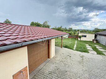 Single Family Home with Large Land in Village 5km from Lučenec Description: Five minutes away…