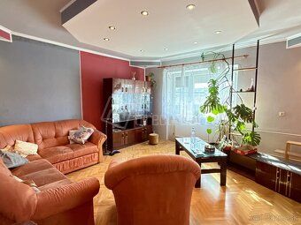 Single Family Home with Large Land in Village 5km from Lučenec Description: Five minutes away…