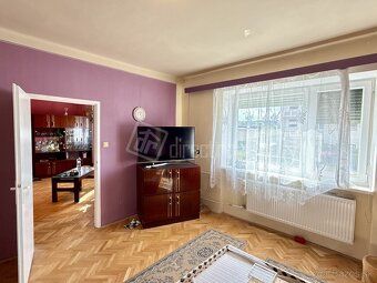 Single Family Home with Large Land in Village 5km from Lučenec Description: Five minutes away…