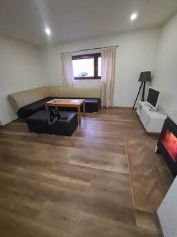 Я пропоную орендувати просторий 3-кімнатну квартиру в приватному будинку
