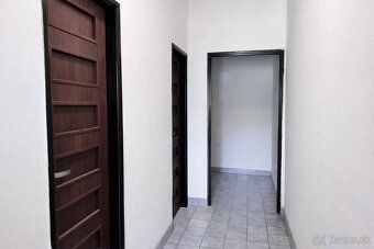 Private parking | Top visibility | 520 m² Looking for lucrative premises in the heart of…