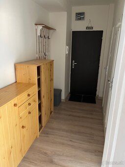 I am offering for sale as a private individual a 2-room apartment on the 3rd floor of an…
