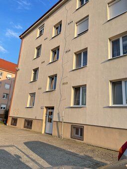 I am offering for sale as a private individual a 2-room apartment on the 3rd floor of an…