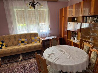 ROZLOHA: • rozloha pozemku - 737 m² • rozmery pozemku - 15 x