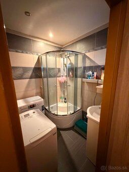 For sale 1-bedroom apartment in private ownership.