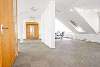 ONLY WITH US! VIANEMA offers for rent representative office spaces in an attractive location…