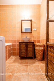 OYE Reality offers for rent a pleasant 2-room, air-conditioned apartment with a loggia on…