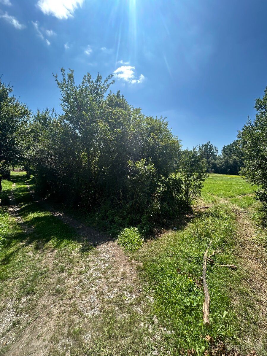 Predám pozemok parc. č. E 225/1 o výmere 72 m², nachádzajúci