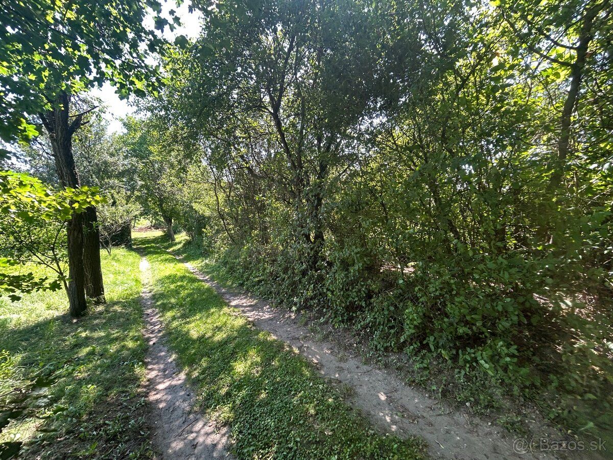 Predám pozemok parc. č. E 225/1 o výmere 72 m², nachádzajúci