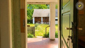 Real Estate Agency HALO Reality and Lukas Emrich, contact: 09