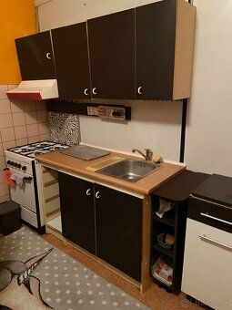Nabízím k pronájmu dvoupokojový byt v centru města Velký Krtíš, původní stav, zařízený pro max.