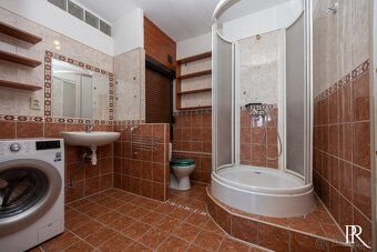 RE/MAX offers for sale a pleasant