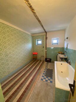 Sell family house built in 1985 which underwent partial reconstruction in 2024.