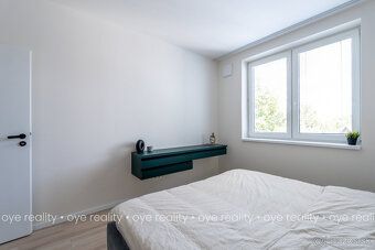OYE Reality offers for rent an upmarket 2-bedroom brick apartment with a loggia in a modern…