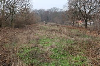 Exkluzívne na predaj ornú pôdu v Štúrove. Rozloha 3634 m2.Ce