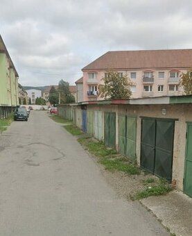 Продається цегляна гараж, розміром як звичайні гаражі, в локалі