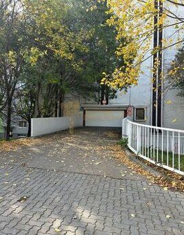 REB.SK пропонує на продаж надсучасне велике паркомісце в гаражі проекту EINPARK від девелопера CORWIN.