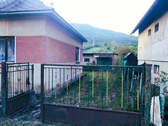 We offer for sale rural house + garden 971 m2, Košecké