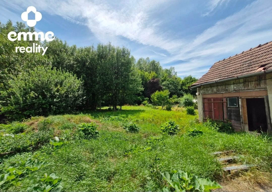 Ponúkame na predaj pozemok s celkovou výmerou 912 m² vo vyhľ