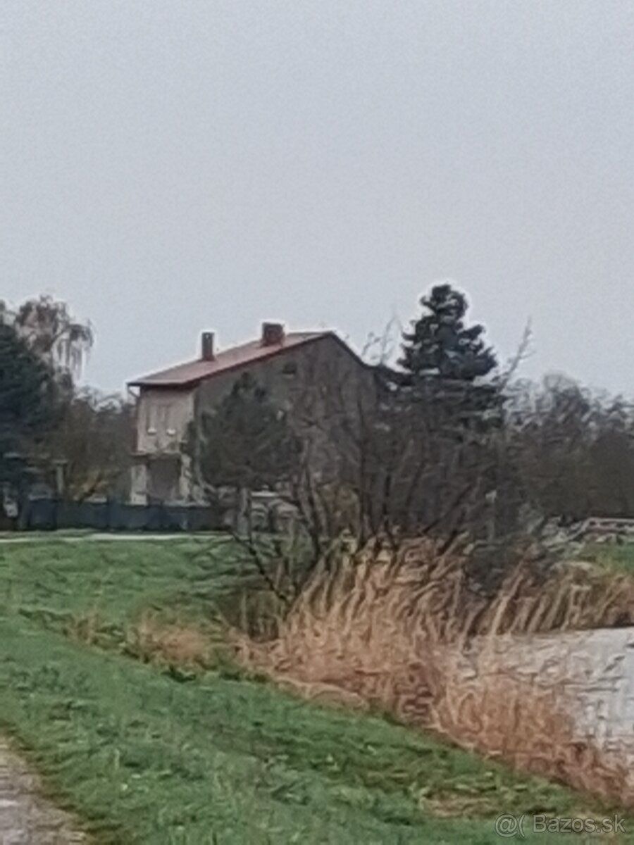 Prenajmem dve izby a kupelnu zachod v rodinnom dome v cierne