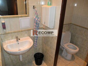 We offer for rent a large administrative space on 1st floor