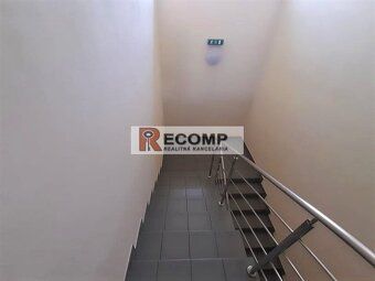 We offer for rent a large administrative space on 1st floor