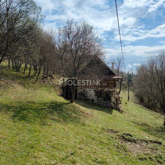 HOLESTIAK.sk reality vám ponúka exkluzívne na predaj v obci 
