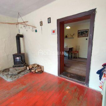 HOLESTIAK.sk reality vám ponúka exkluzívne na predaj v obci 