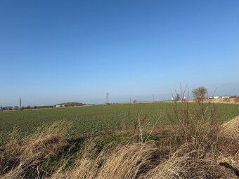 Property description We offer for sale an industrial plot located in close proximity to the…