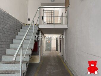 XEMAR (or 0905 837 273) Offers for rent an office in