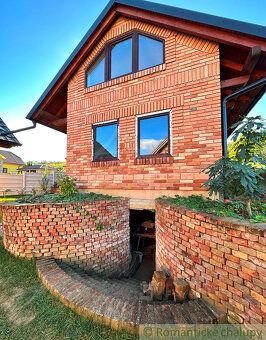 Six charming cottages in one common recreational resort