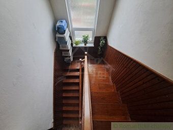 Looking for a house for a large family or one that you can combine with your business?