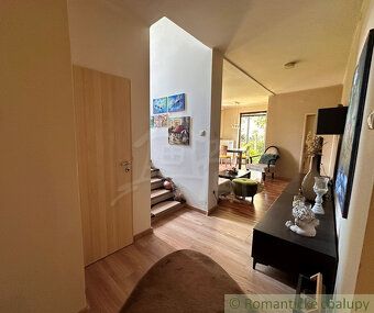Looking for housing in a quiet environment with large plot and many options?