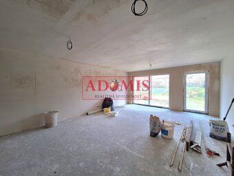 Ponúkame vám na predaj exkluzívne moderný rodinný dom v nadš