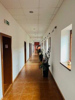 Ponúkame vám na prenájom 2 priestory s umývadlom, s výmerou 