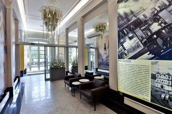 We offer for rent an enclosed office unit in Hurbanovo Square