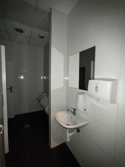 We offer spaces for rent in Apollo Business Centre 2 at