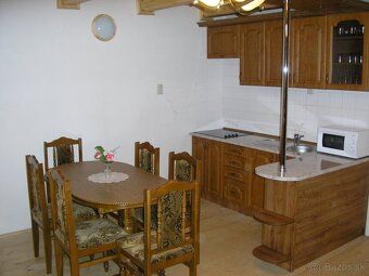 I offer accommodation for workers and companies, work crews at the construction of highway D3.