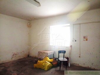 We offer you a former school in the mountain village of Rovné.