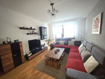 Type: 3-bedroom apartment Street: School Street Village: Sobrance Real Estate office…