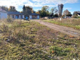 We offer for sale a flat building plot with ideal dimensions of 20 x 24 m, located in a quiet…