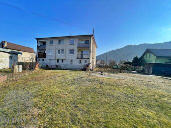 We offer for rent a spacious 3-room brick apartment in a quiet village of Hrachovište, located…