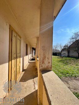 Ponúkame na predaj slnečný pozemok o výmere 600 m² v pokojne
