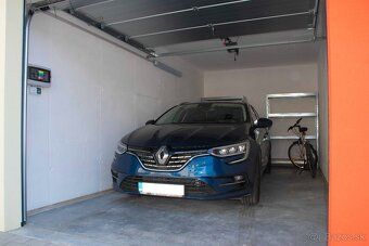Moderné garáže 3×6 m s elektrinou, osvetlením a diaľkovým ov