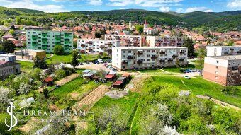 DREAM TEAM offers for sale a flat plot of land measuring 750 m²