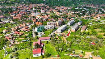 DREAM TEAM offers for sale a flat plot of land measuring 750 m²