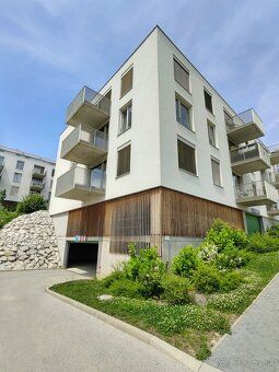 I am renting out an above-standard apartment in a 1-room flat in Prešov - Záhradné sady on Hrušková Street.